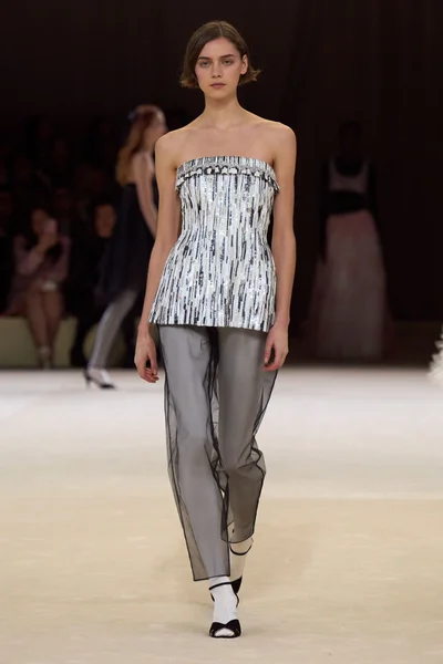 Look 49